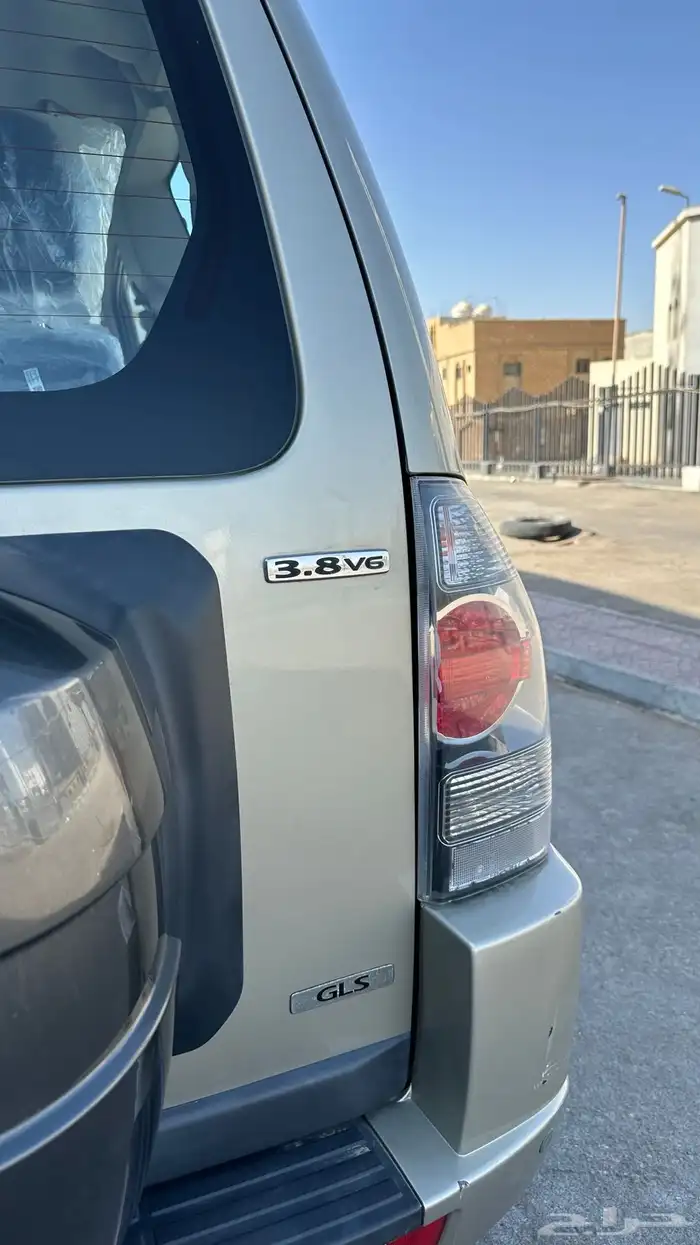 للبيع ربع باجيرو 2016 مخزن نظيف جدا وكاله 6