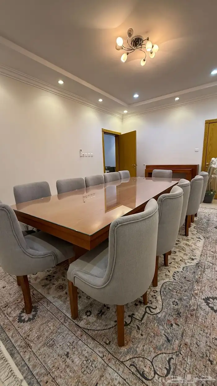 طاولة طعام مفصلة من السنديان 0