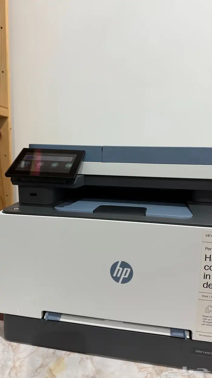 طابعة ليزر ملون HP   شبه جديدة ونظيفة 0