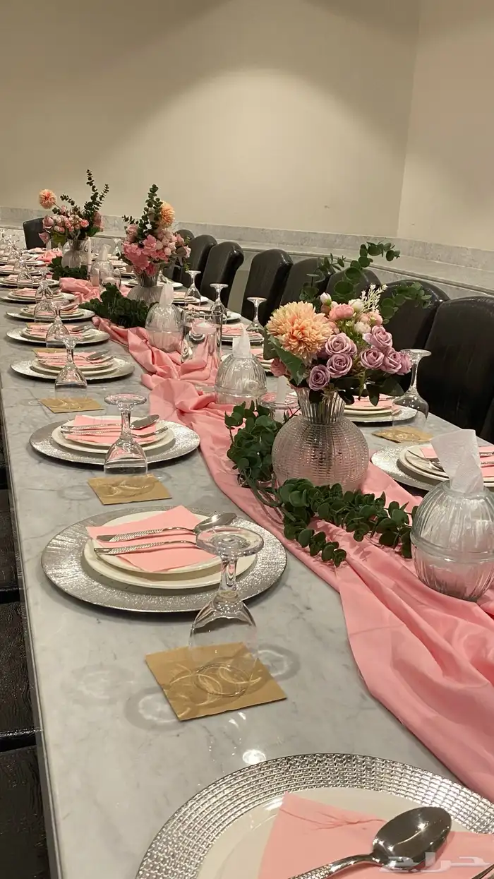 تنسيق طاولات طعام والصحون وجميع ملحقاتها 5