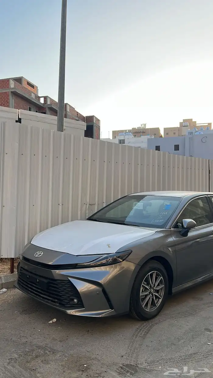 ( عرض ) للبيع كامري 2025 اصفار صادر لها لوح . 5