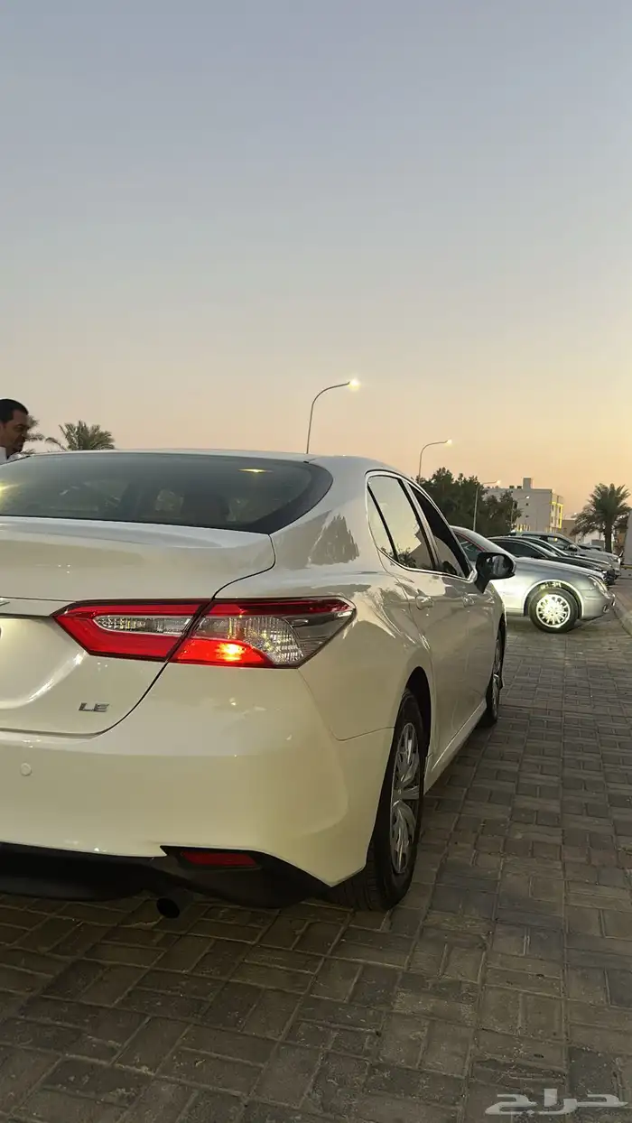 للبيع كامري 2020 ستاندر 10