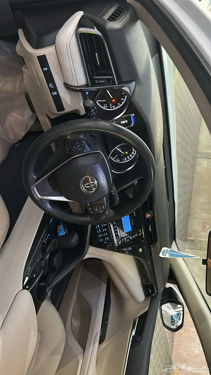 للبيع كامري 2020 ستاندر 7