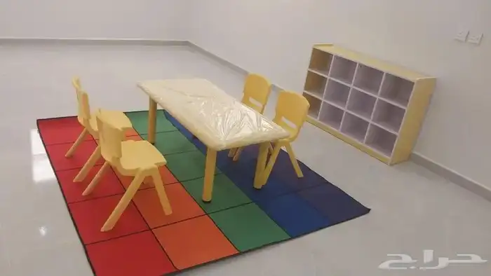 مراجيح جدارية طاولات وكراسي 13