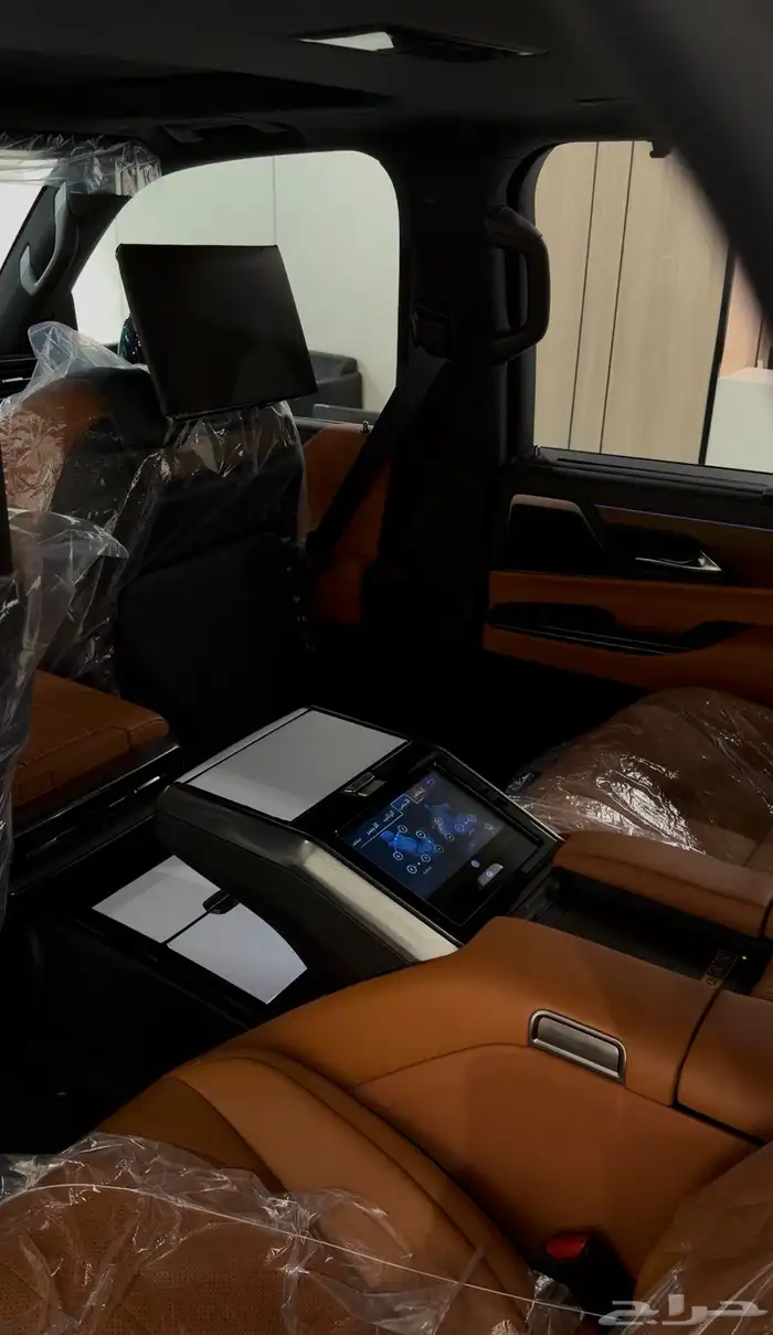 لتأجير السيارات الVIPصقر واحد رنج روفر لكزس 8