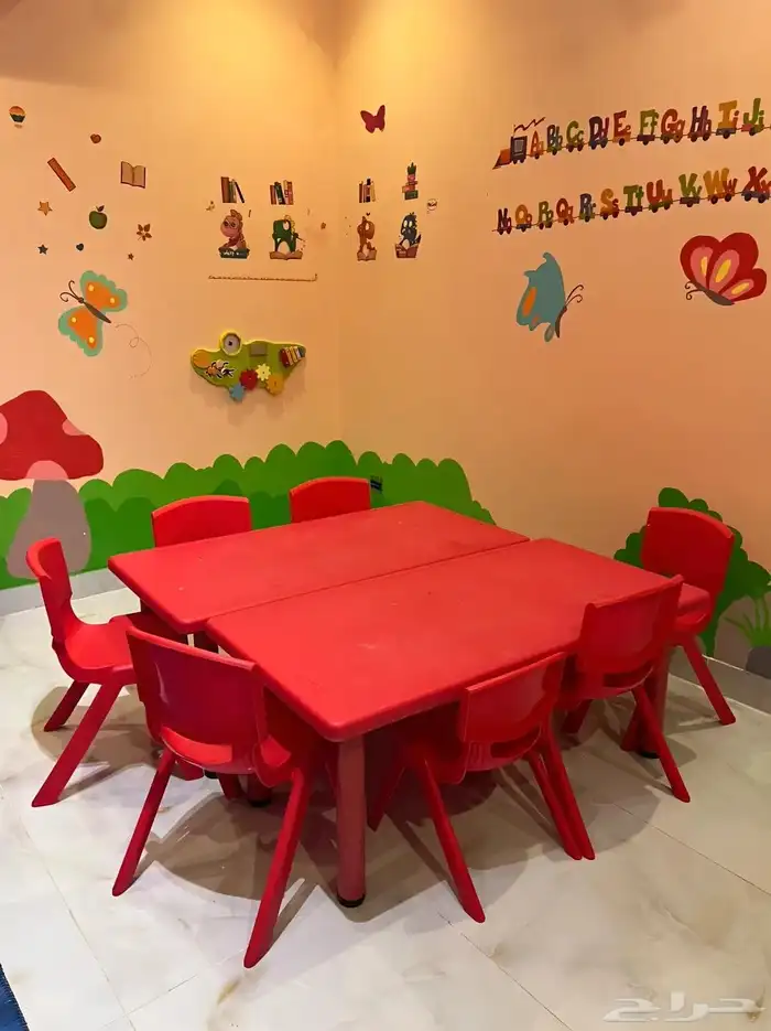 مراجيح جدارية طاولات وكراسي 11