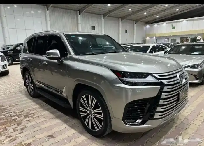 لكزس LX600 موديل 2022 فل كامل BB نظيف جدآ 1