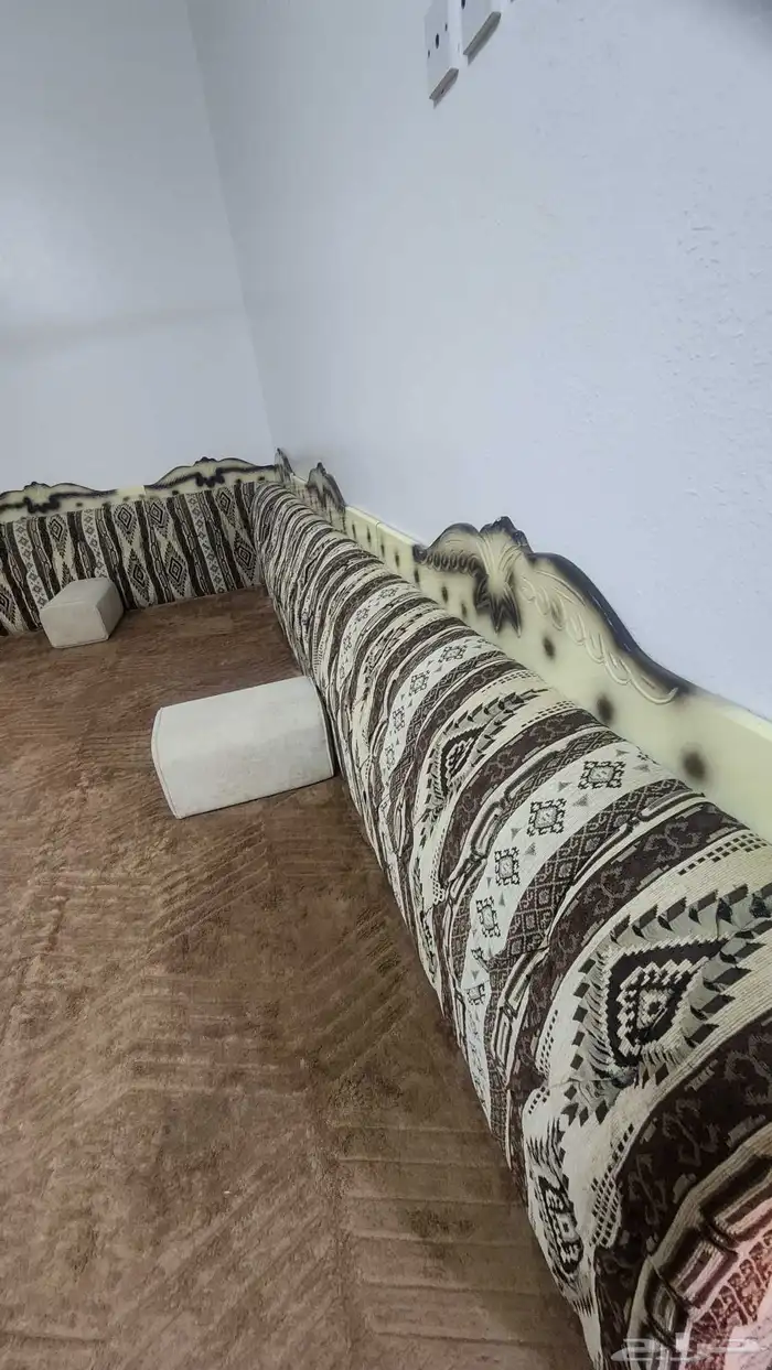 موقع الاعلان الذيبية مساند ظهر وفرشة 6 4 م نظيفة للبيع 1