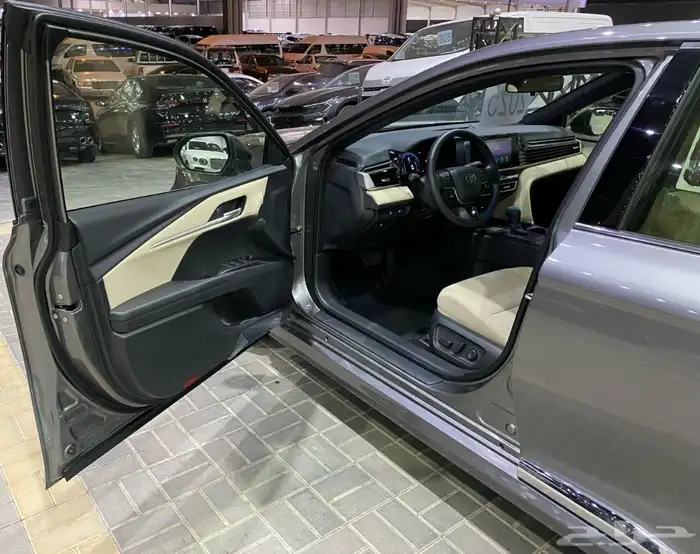 كامري 2025 اصفار اسود  تيتانيوم اقل سعر صادر لوحات 11