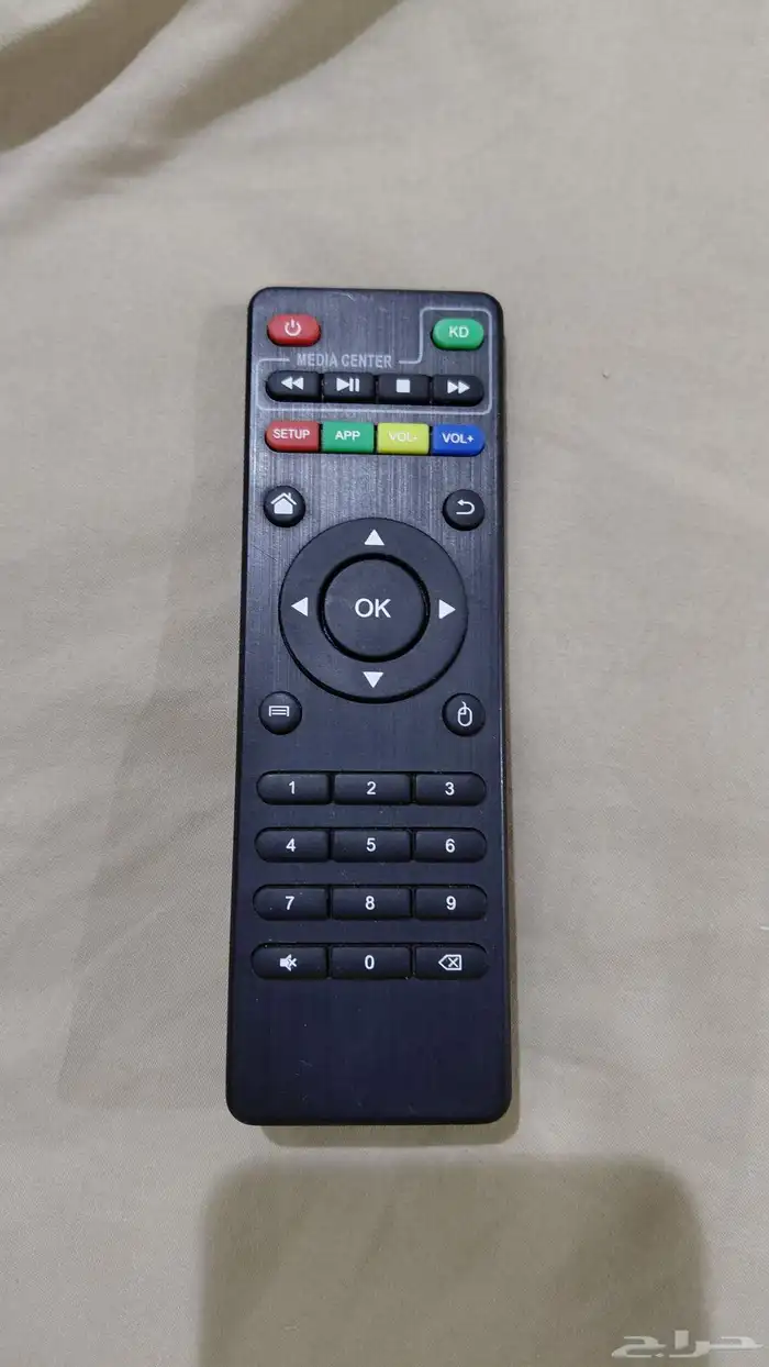 ريموت جهاز التحكم التي تعمل بنظام AhdroidTVBoT ويتوافق مع ال 1