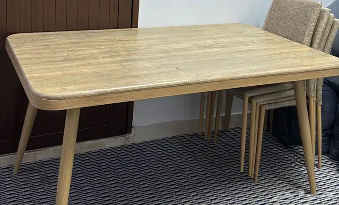 طاولة طعام مستخدمه للبيع 0