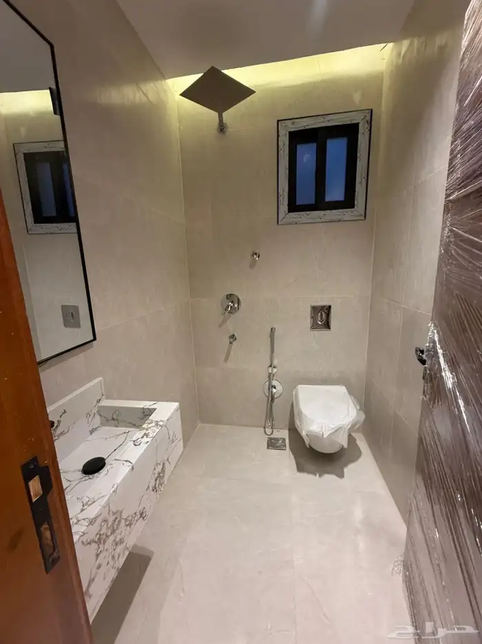 للبيع دور نص ارض حي الفلاح 3