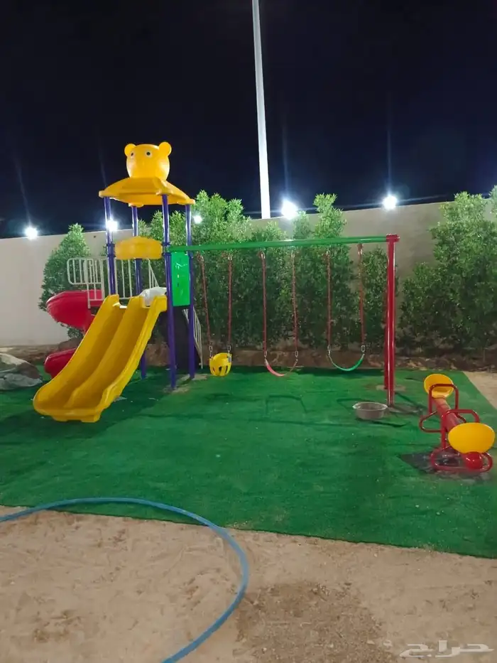 مراجيح جدارية طاولات وكراسي 25