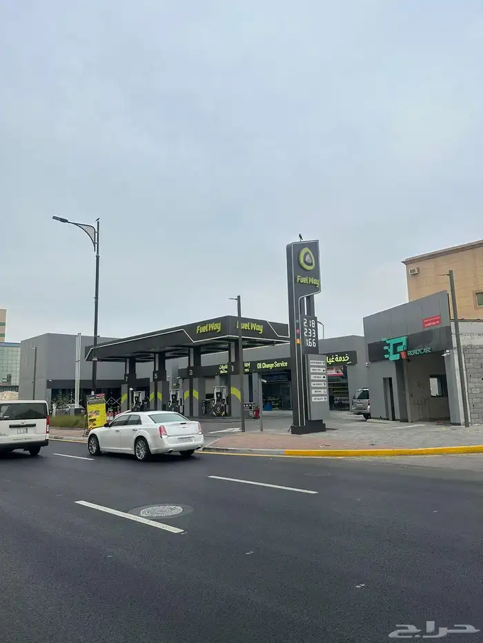 محل زينة سيارات للايجار في ارقى احياء الدمام وبمحطة جديد 2