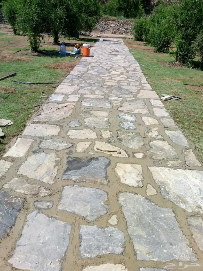 معلم حجر كبير بوكلين ربراب مدرجات 1