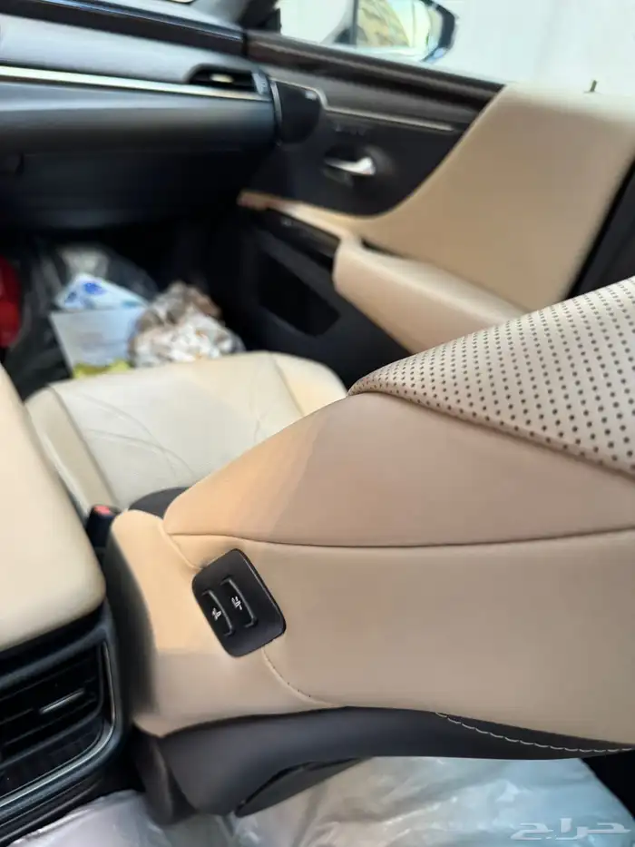 لكزس ES 2019 ثاني مالك DD ممشى قليل مضمون 41