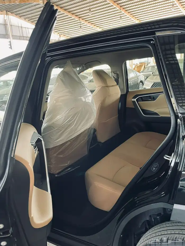 راف فور 2025 استاندر اصفار متوفر اللون الابيض والاسود 14