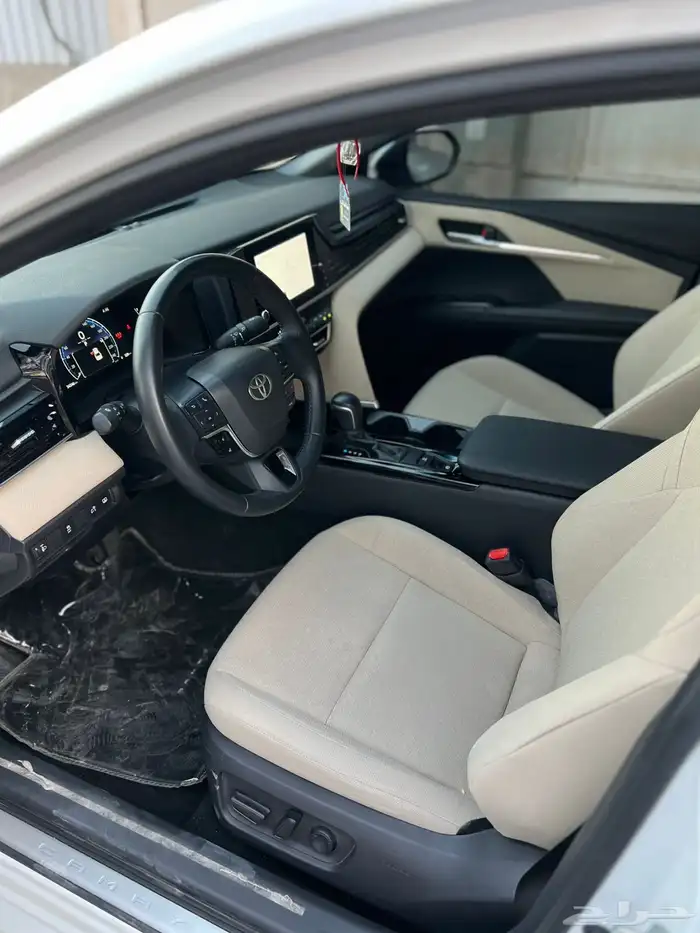 تويوتا كامري2025 الممشى34 الفLE 12