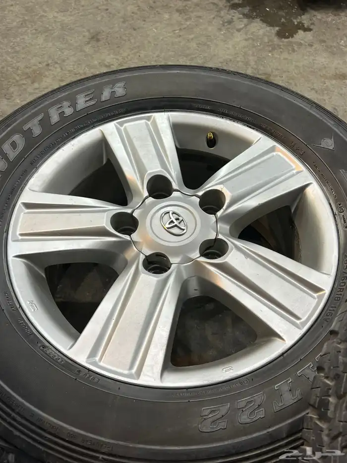 جنوط جيب لاند كروزر 2015 اصلي وكاله  مع كفرات دنلوب 285.60.1 17