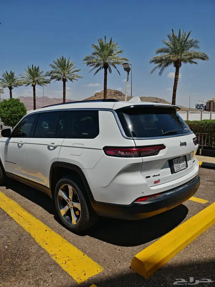 جيب كراند شيروكي ليمتد 2022 5