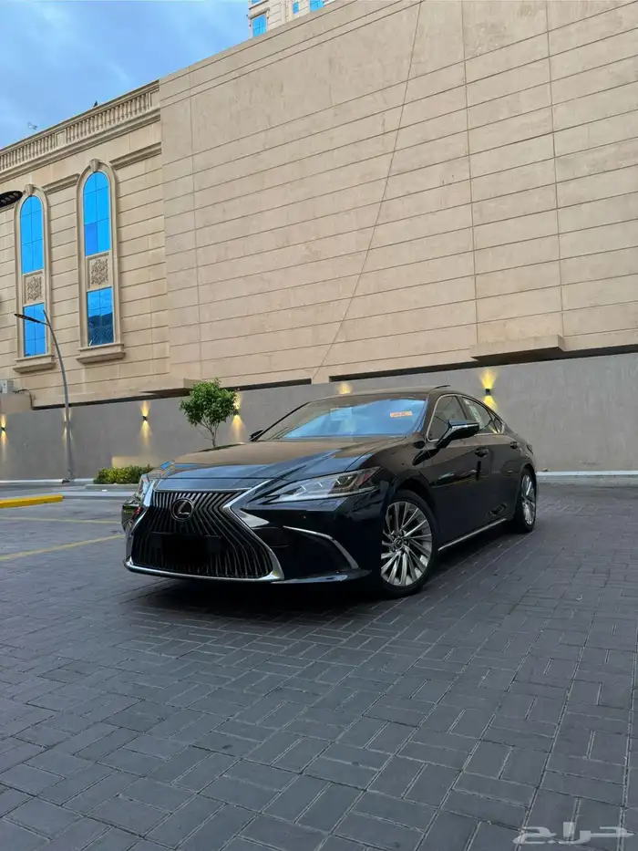 لكزس ES 2019 ثاني مالك DD ممشى قليل مضمون 13