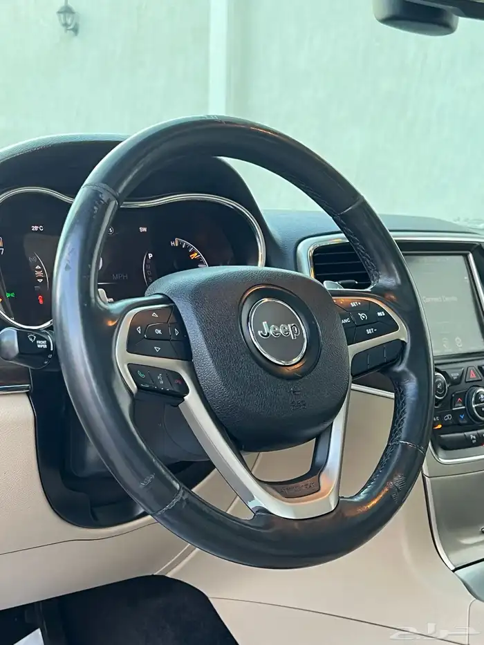 جراند شيروكي ليمتد 2015 (( بحالة ممتازة )) 17