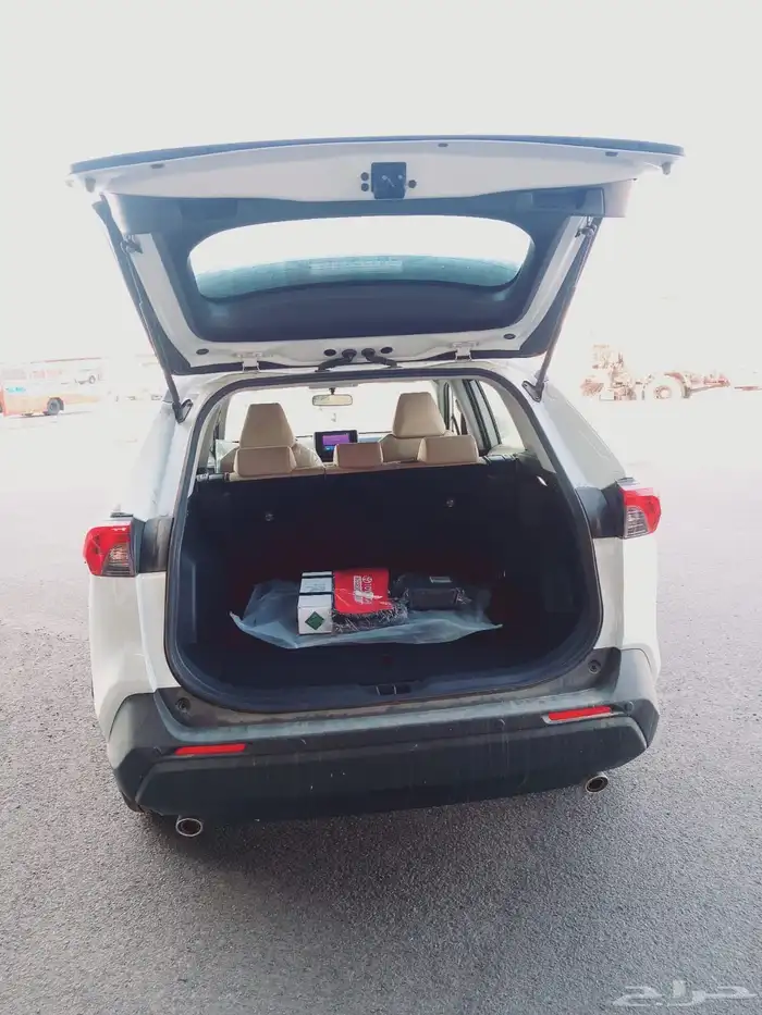 تويوتا راف فور LE استاندرد دبل 2025 أبيض 15