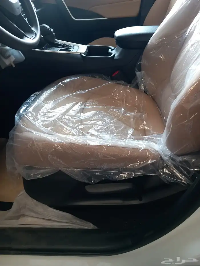 تويوتا راف فور LE استاندرد دبل 2025 أبيض 8