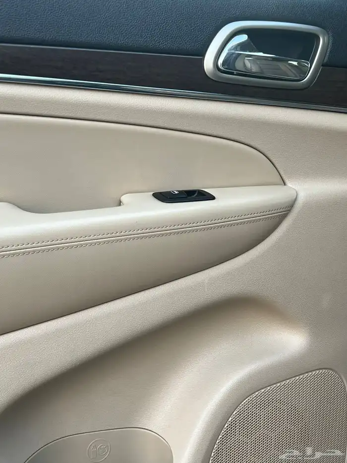 جراند شيروكي ليمتد 2015 (( بحالة ممتازة )) 22