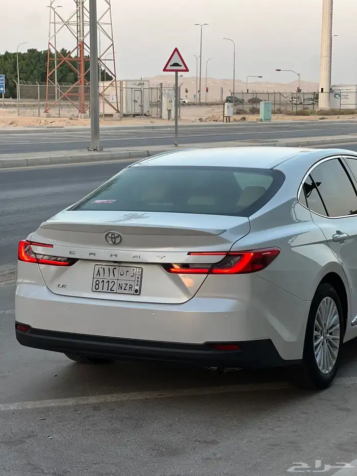 تويوتا كامري2025 الممشى34 الفLE 4