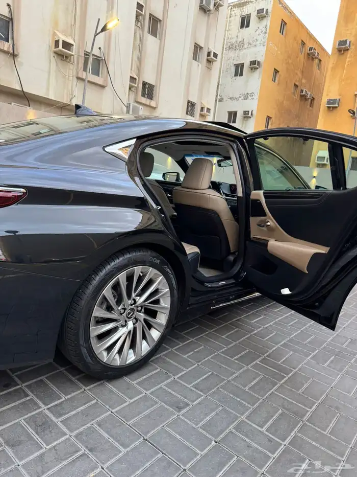 لكزس ES 2019 ثاني مالك DD ممشى قليل مضمون 15