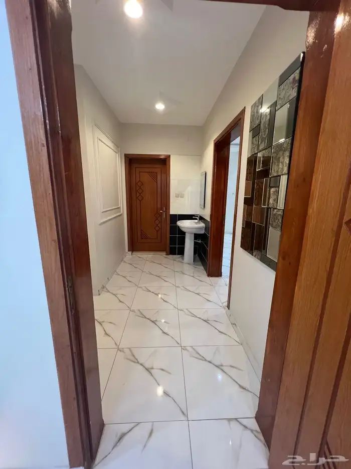 شقة للإيجار ( 4 غرف - 3 دورات مياه - مدخلين ) 8