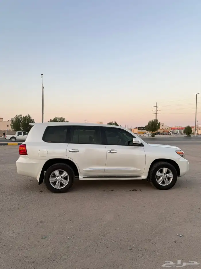 لاندكروزر 2013 4