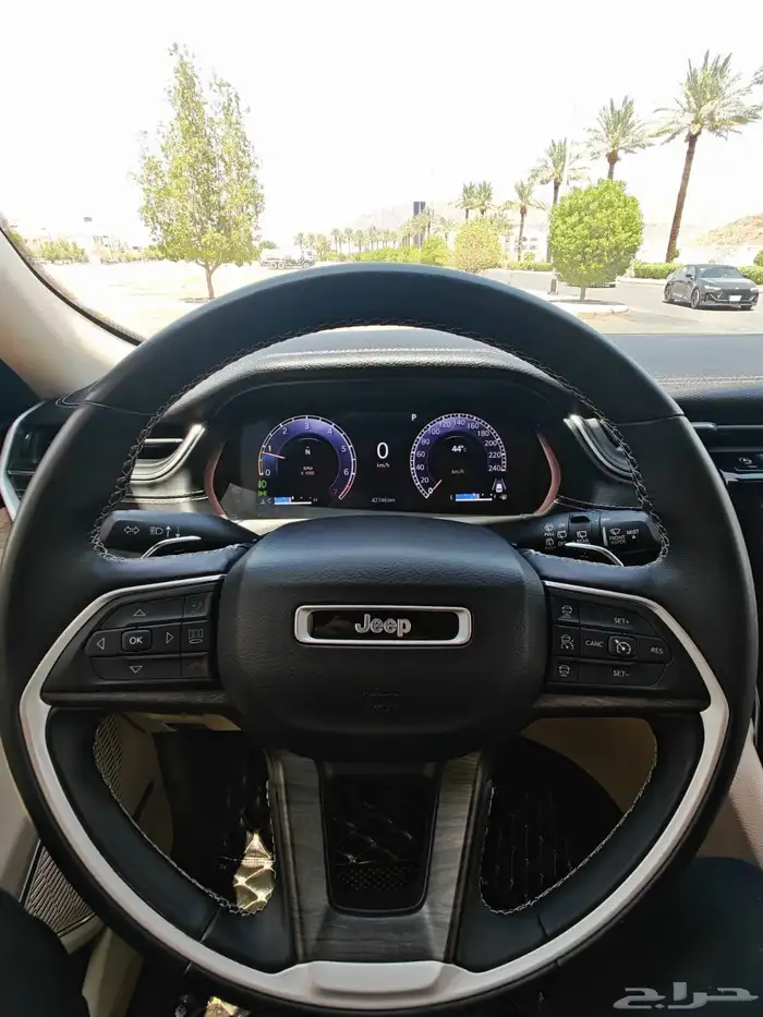 جيب كراند شيروكي ليمتد 2022 6