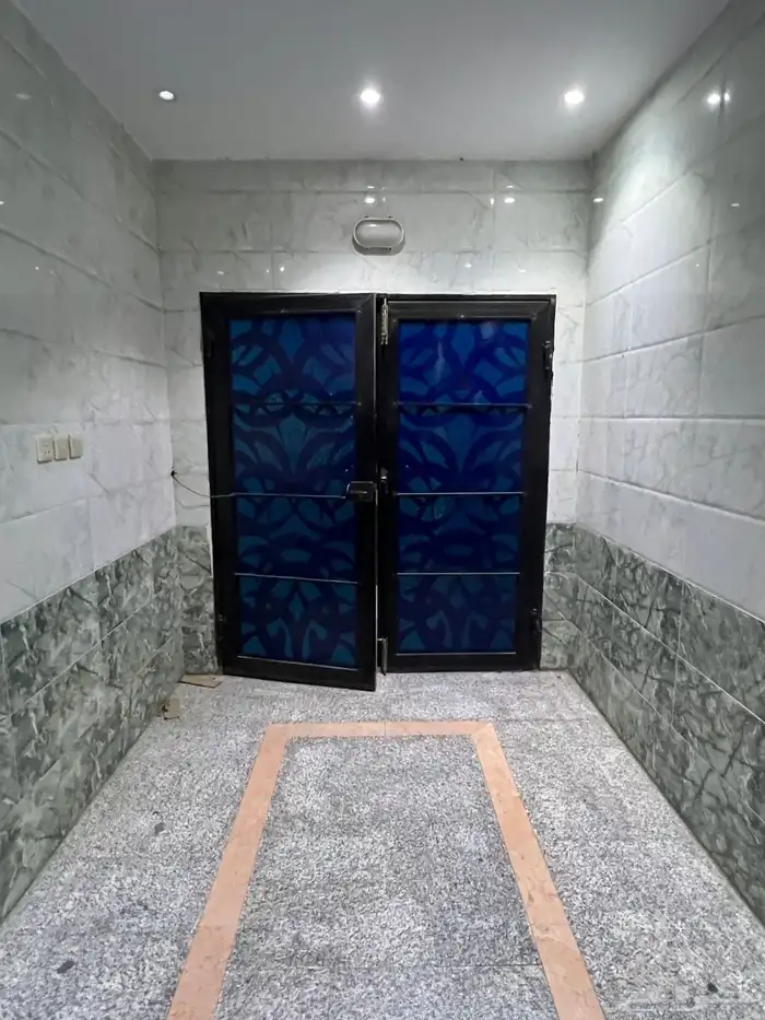 شقة للإيجار ( 4 غرف - 3 دورات مياه - مدخلين ) 3