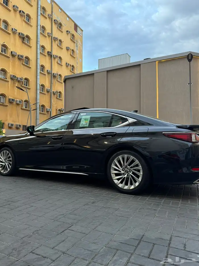 لكزس ES 2019 ثاني مالك DD ممشى قليل مضمون 32