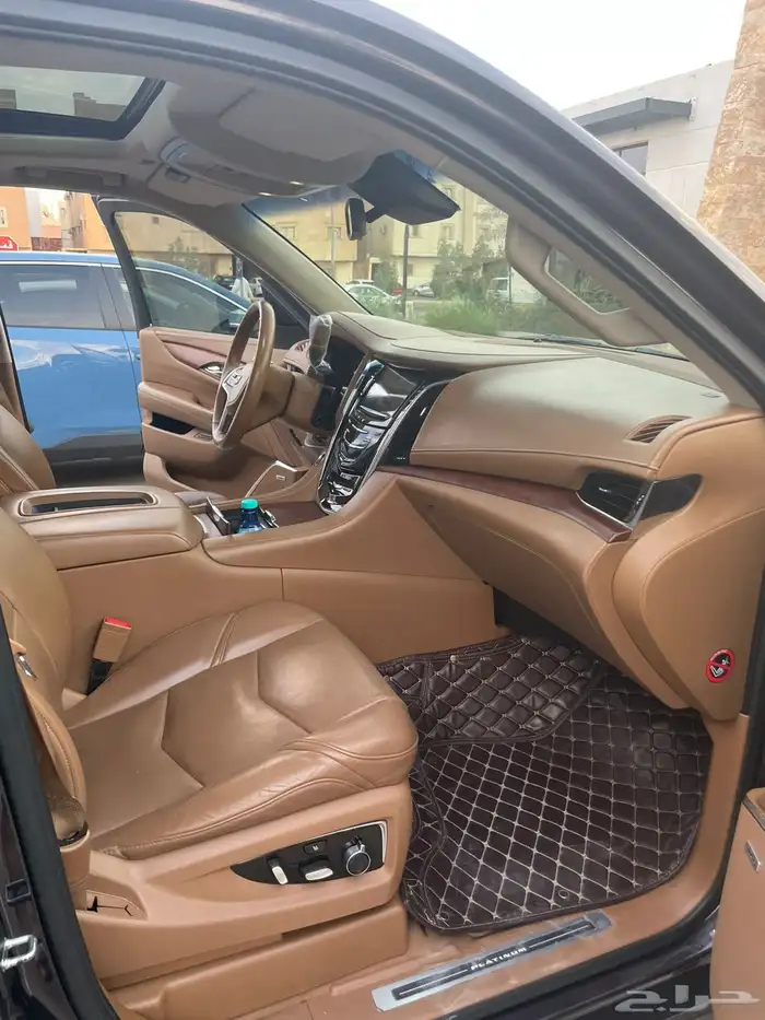 سيارة مميزة بنظافتها وممشاها اسكاليد بلاتيتيوم 27