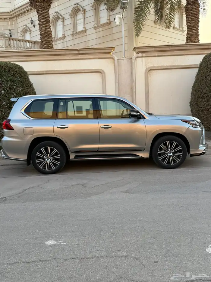 جيب لكزس 21 مالك ثاني 6