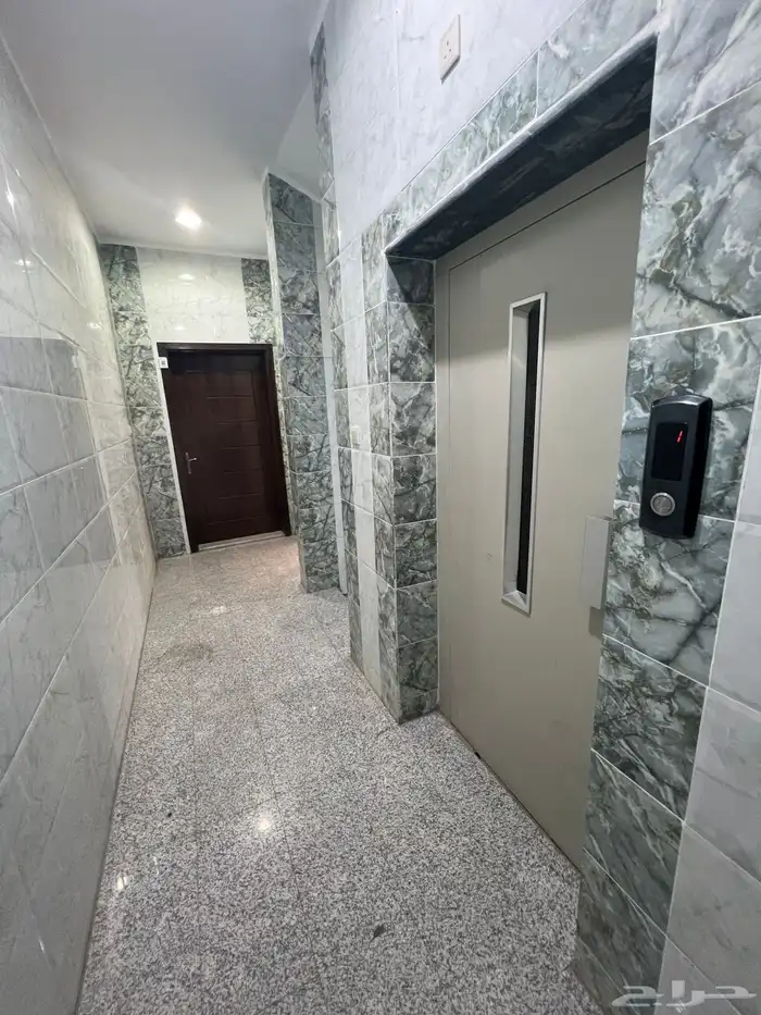 شقة للإيجار ( 4 غرف - 3 دورات مياه - مدخلين ) 4