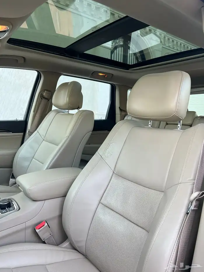 جراند شيروكي ليمتد 2015 (( بحالة ممتازة )) 24