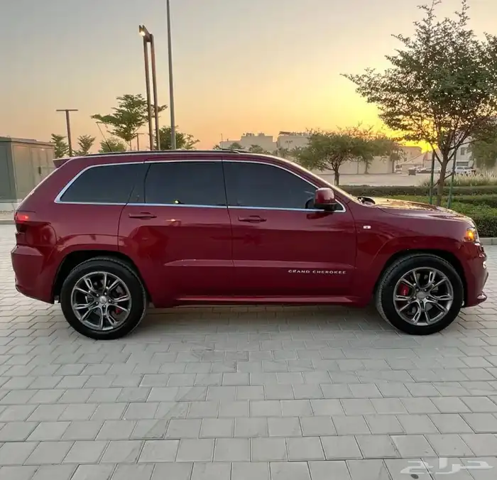 جراند شيروكي SRT 2012 البيع لأعلى سعر 5