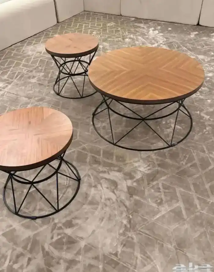 طاولة طعام وطاولات خدمة 1