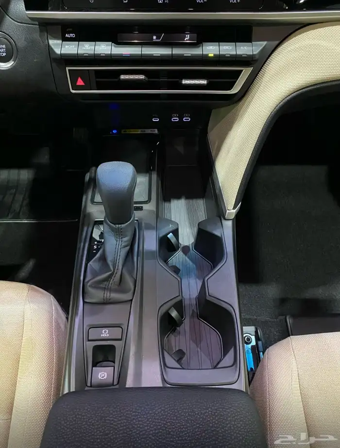 كامري 2025 اصفار اسود  تيتانيوم اقل سعر صادر لوحات 7