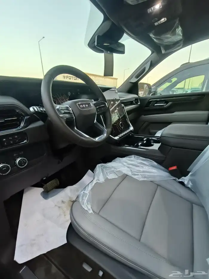 جيمس يوكن الفيشن 2025 5