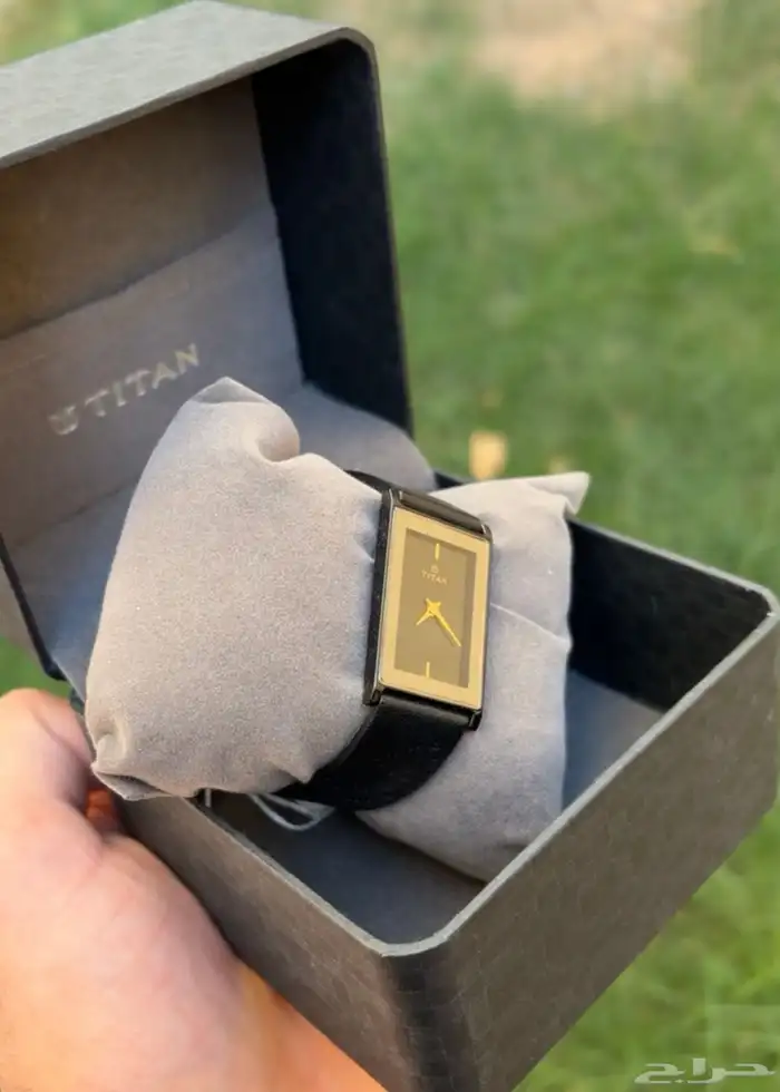 ساعة تايتان مستطيلة جد يد ة إصدار مقطوع Titan 4