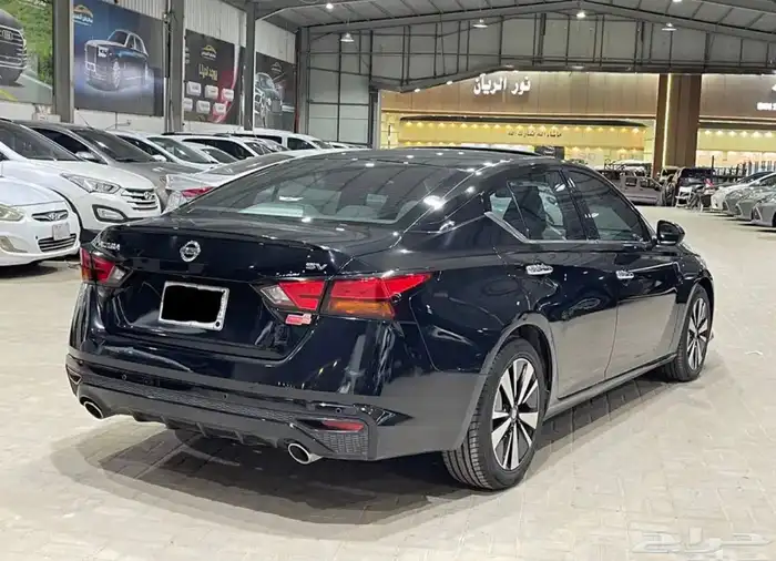 نيسان التيما 2022 نص فل SV 6