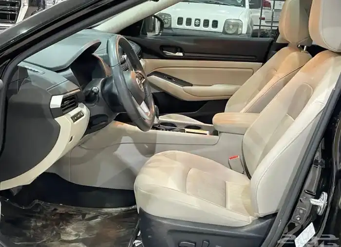 نيسان التيما 2022 نص فل SV 8