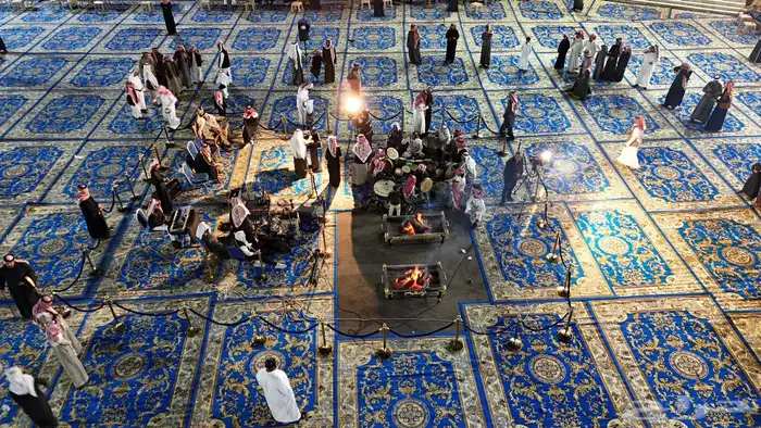 فرش وزل ملكي وكراسي ملكي جديد ومستخدم للايجار 3