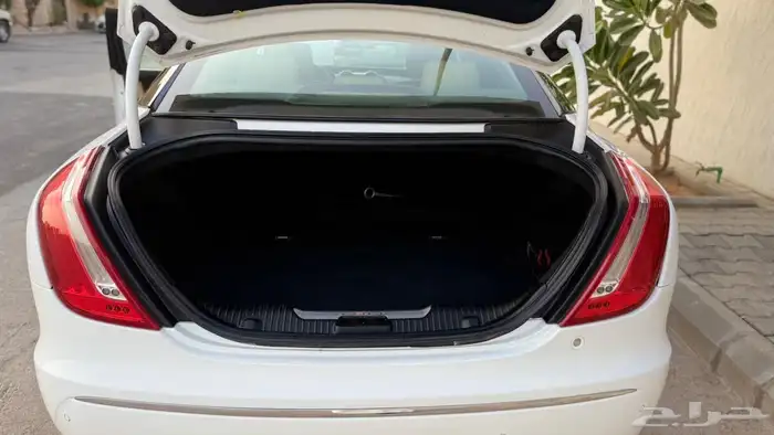 جاكوار موديل 2014 XJ 32