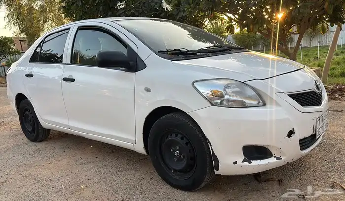 للبيع تويوتا يارس ابيض2007 قير عادي مكيف 1